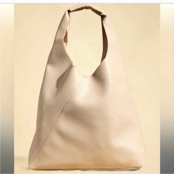🆕- BANANA REPUBLIC VEGAN LEATHER SLOUCHY TOTE. NWT